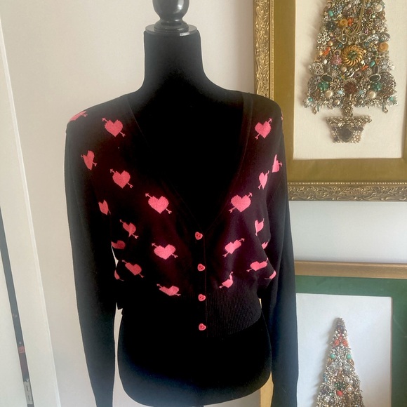 Voodoo Vixen Sweaters - Voodoo Vixen Cropped Cupid Hearts Cardigan